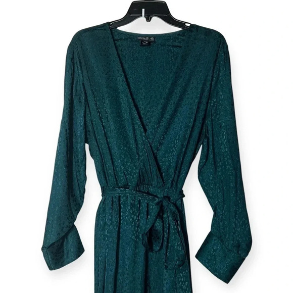 1812. ALEX‎ B NITES LONG SLEEVE MAXI DRESS LEOPARD PRINT IN EMERALD GREEN COLOR - Picture 2 of 8